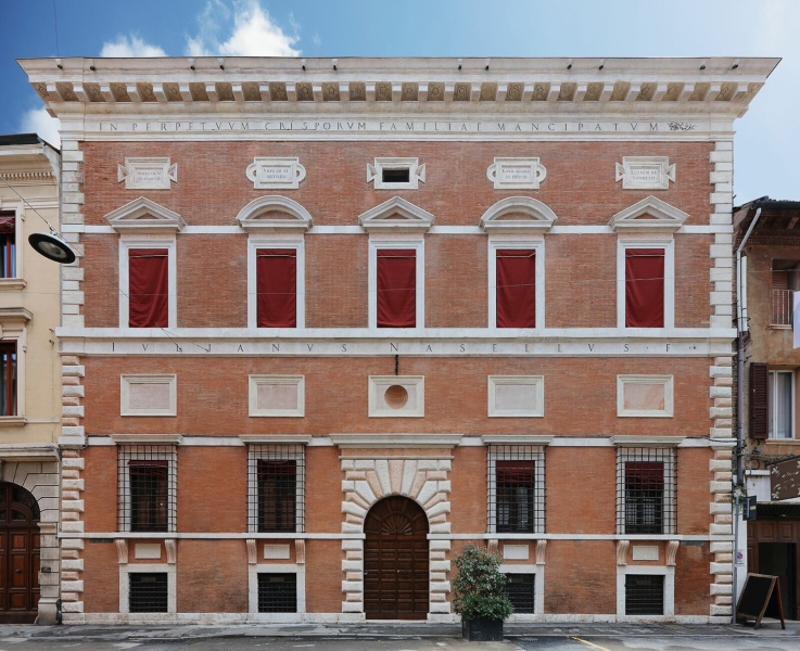 esterno-palazzo-naselli-crispi
